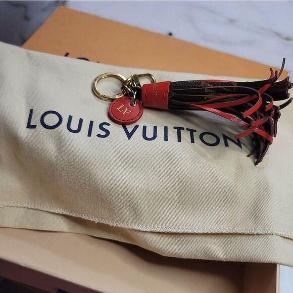 Louis Vuitton Leather Tassel Keychain In EUC FULL INCLUSION - Picture 6 of 7